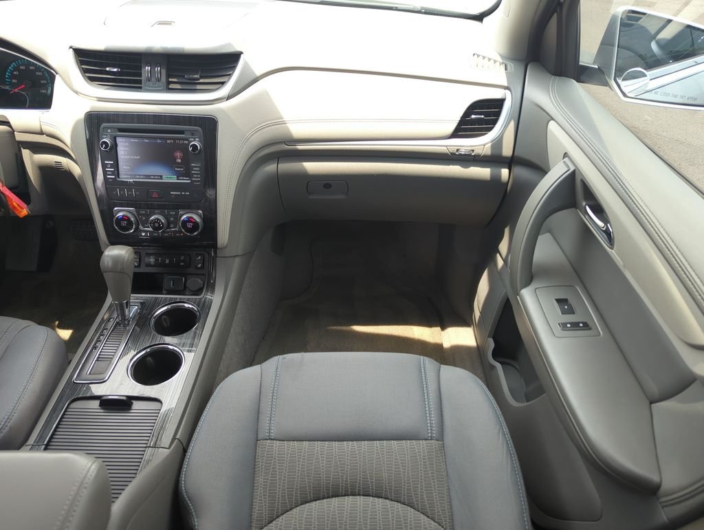 Used 2015 Silver Chevrolet 2LT image 16