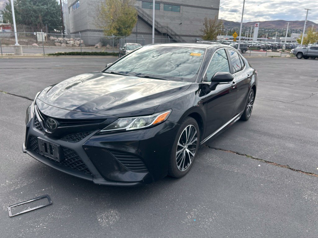 Used 2018 Midnight Black Metallic Toyota SE image 13