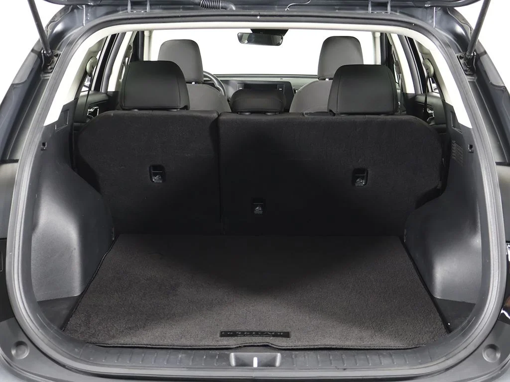 Used 2024 Black Kia LX image 17