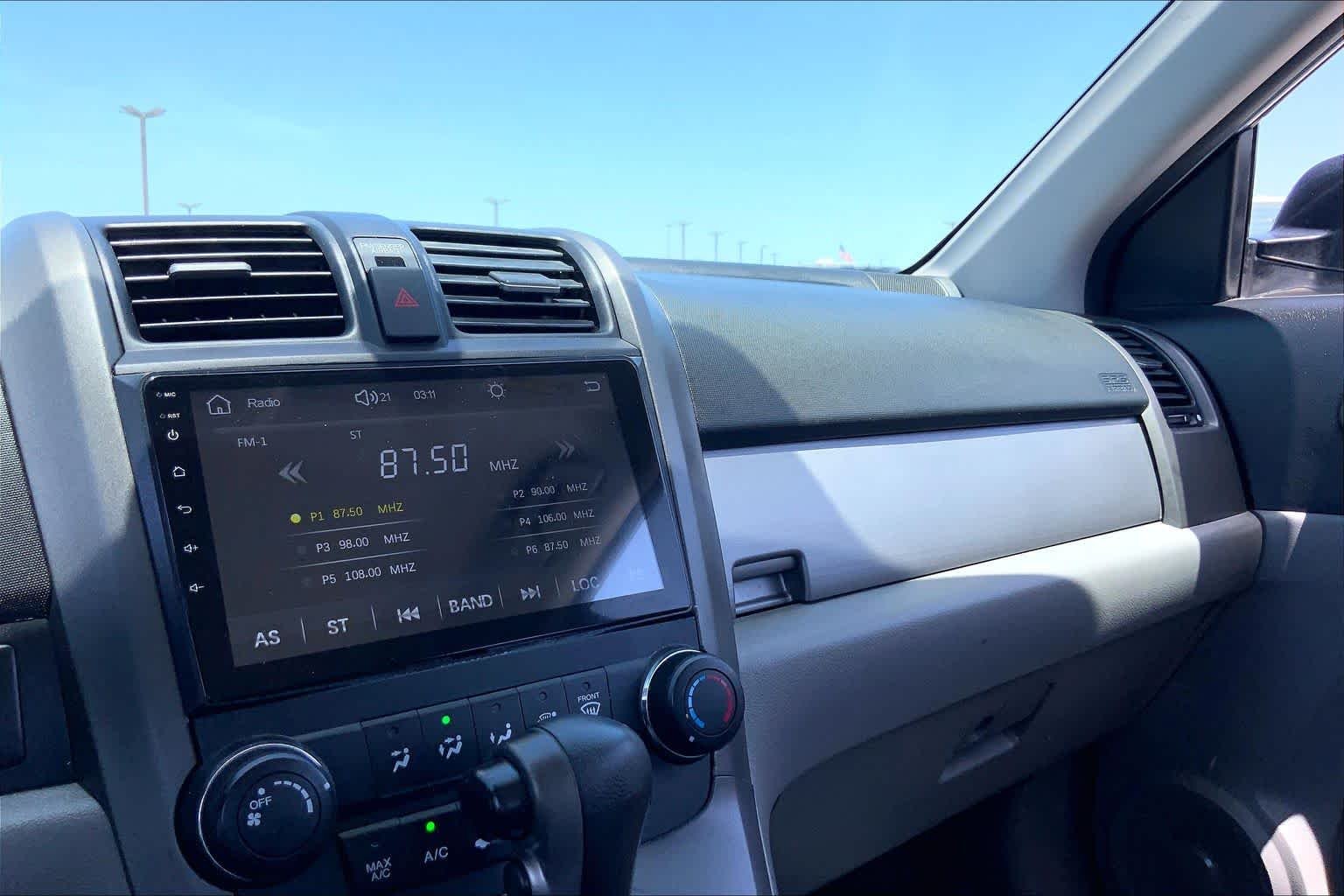 Used 2011 Glacier Blue Metallic Honda SE image 34