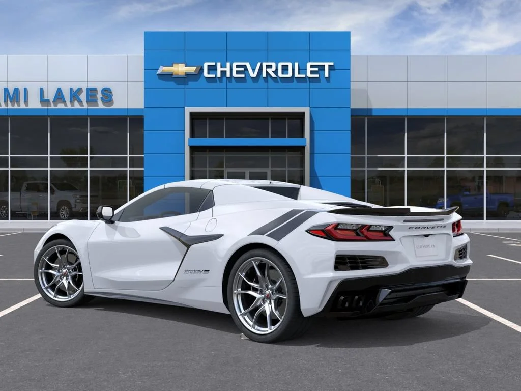 New 2027 Arctic White Chevrolet 3LT image 3