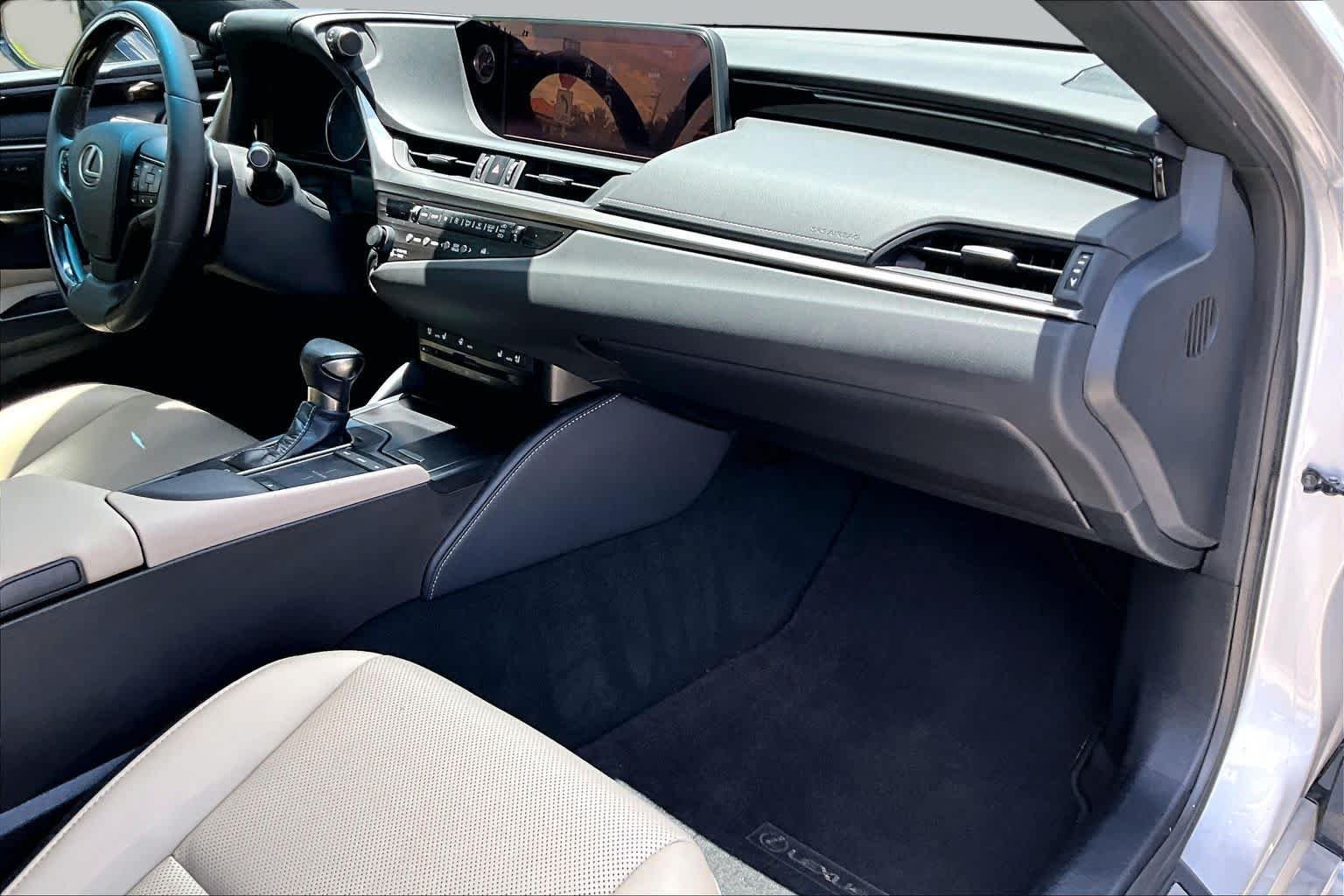 Used 2020 Silver Lining Metallic Lexus  image 19
