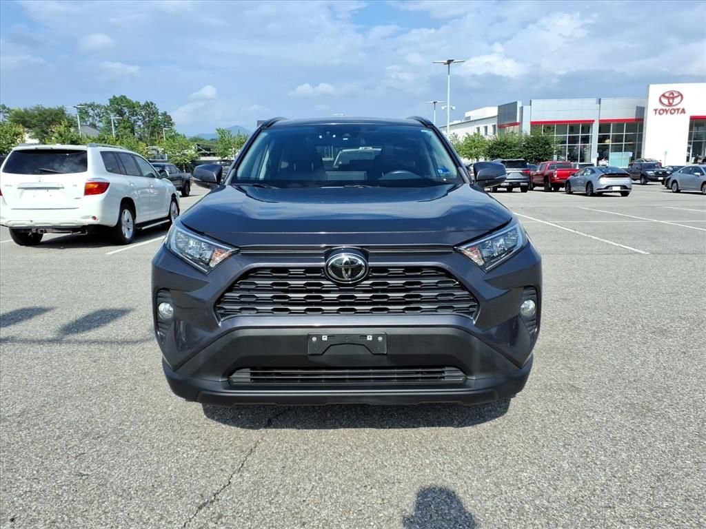 Used 2020 Gray Toyota XLE Premium image 9
