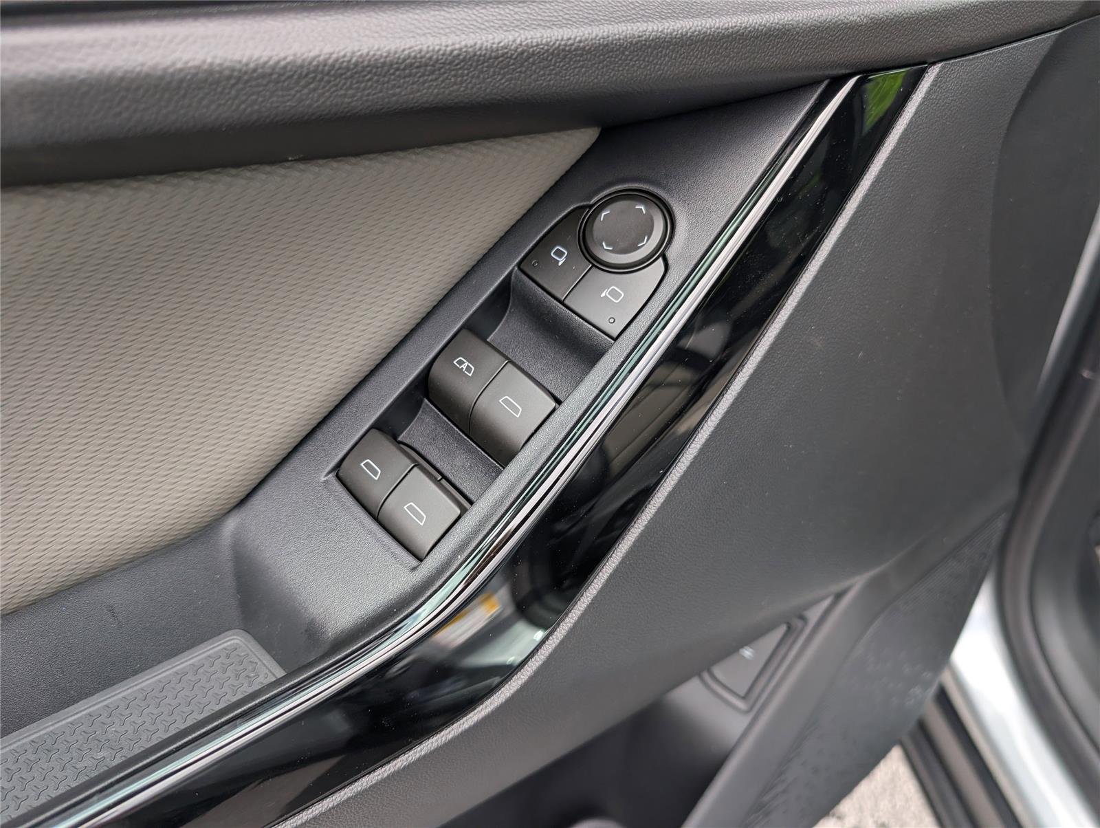 New 2026 Sterling Gray Metallic Chevrolet LT image 34