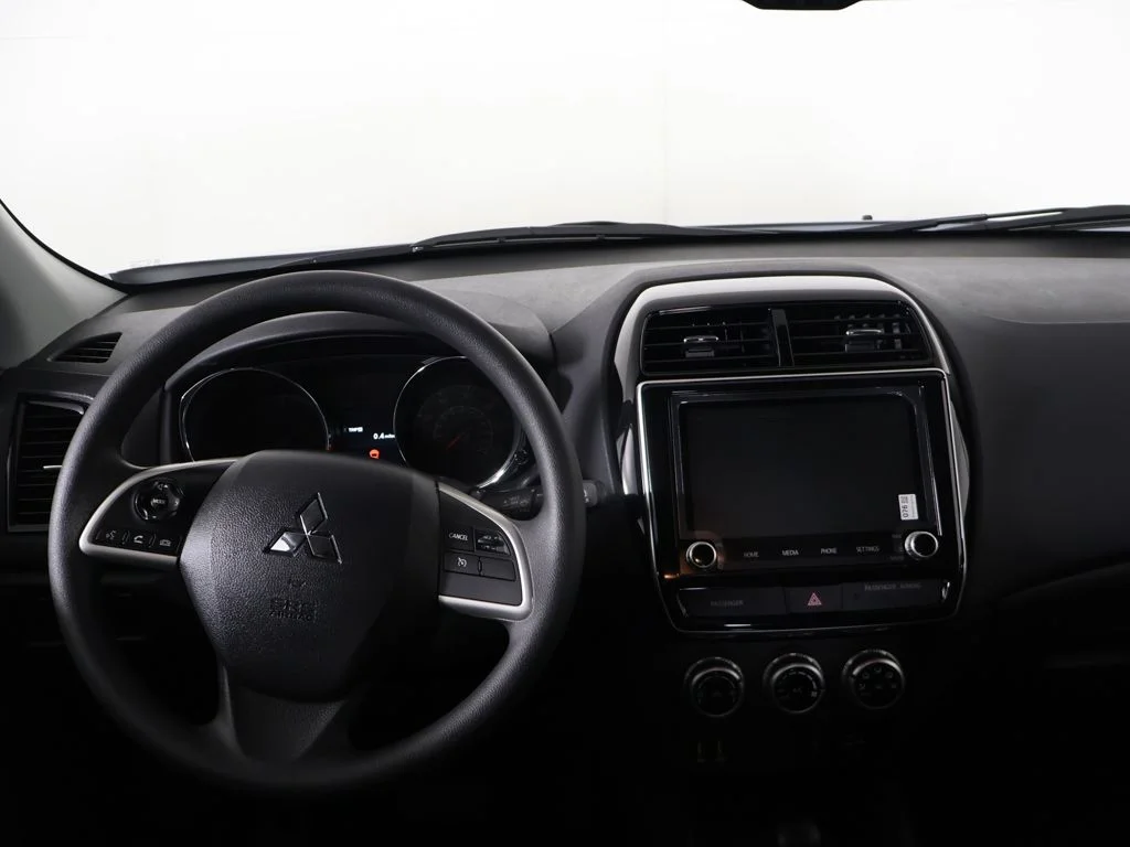 New 2026 White Mitsubishi 2.0 ES image 27