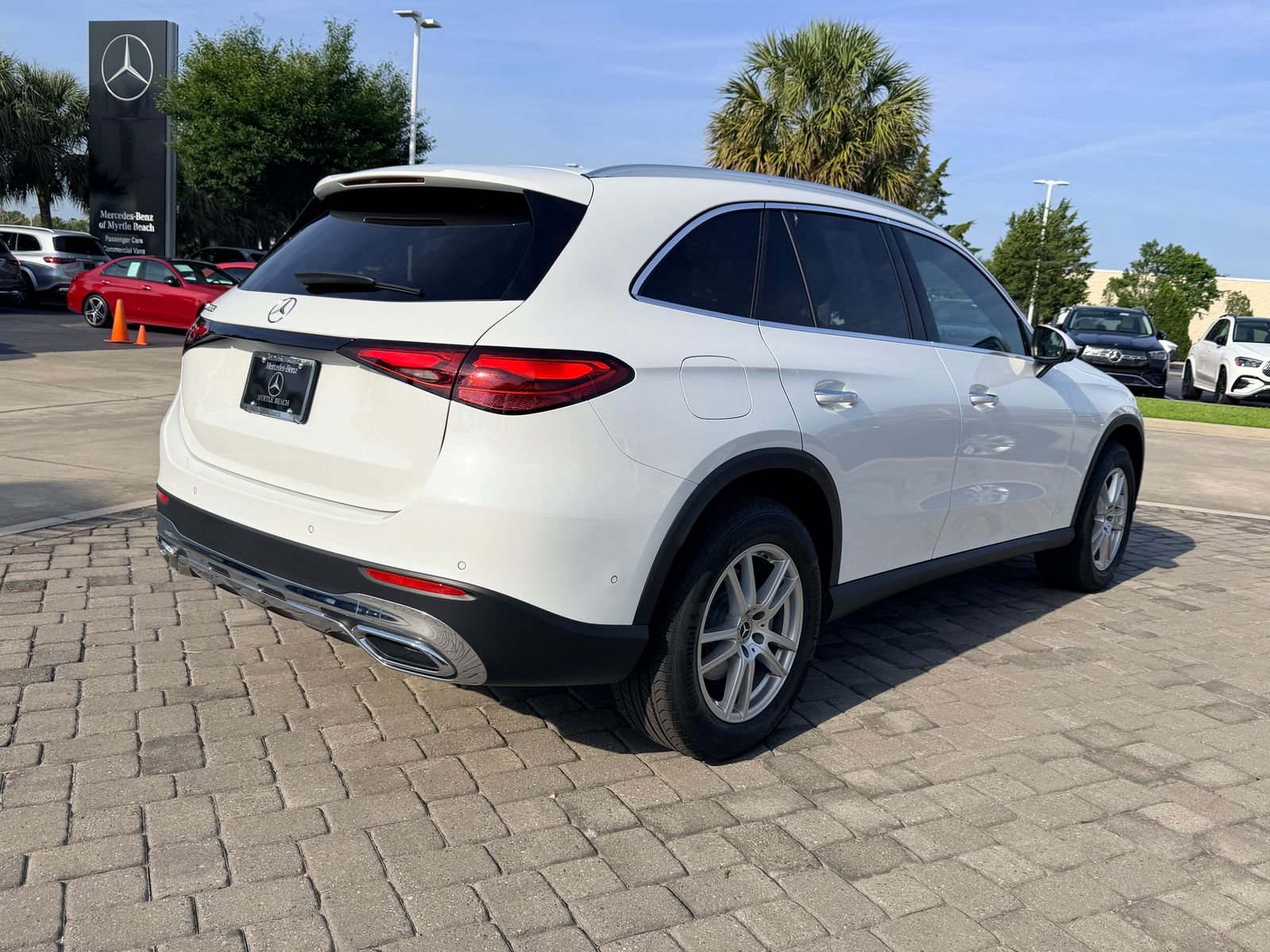 Certified Used 2025 MANUFAKTUR Moonlight White Metallic Mercedes-Benz GLC 300 image 9
