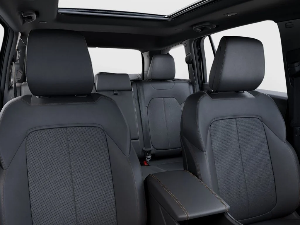 New 2026 Sting-Gray Clear-Coat Exterior Paint Jeep Limited image 28