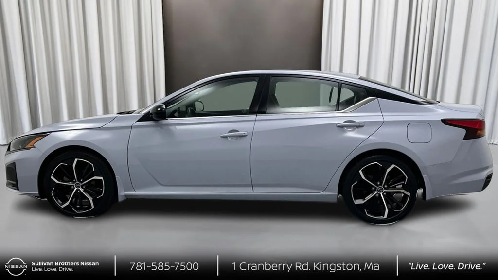 Used 2024 Gray Nissan 2.5 SR image 8
