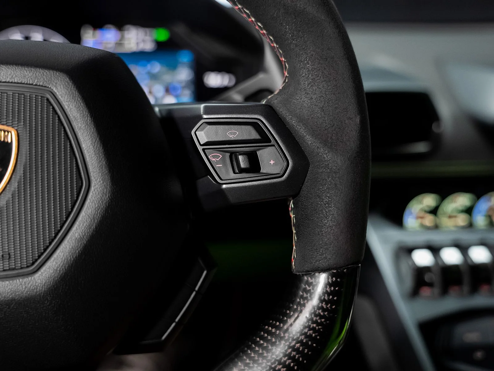Used 2015 Green Lamborghini LP610-4 image 38