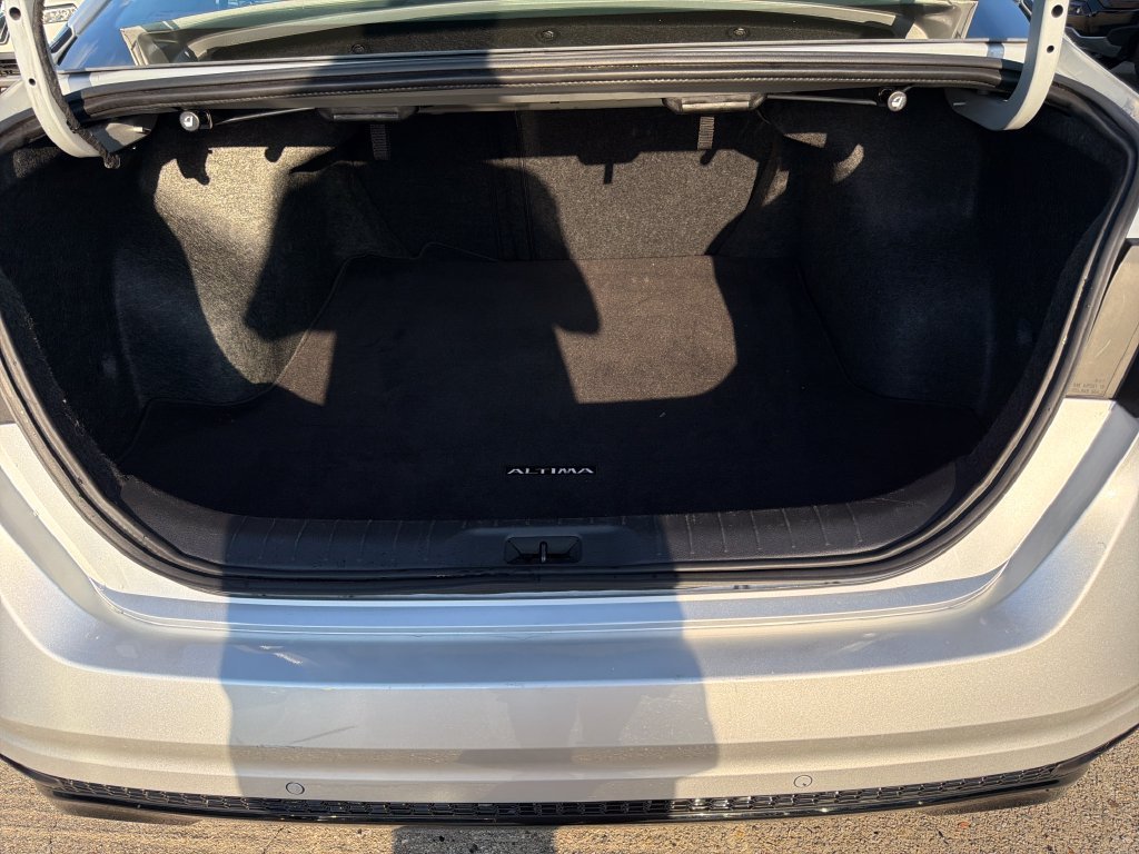 2025 Nissan Altima SR - Photo 23