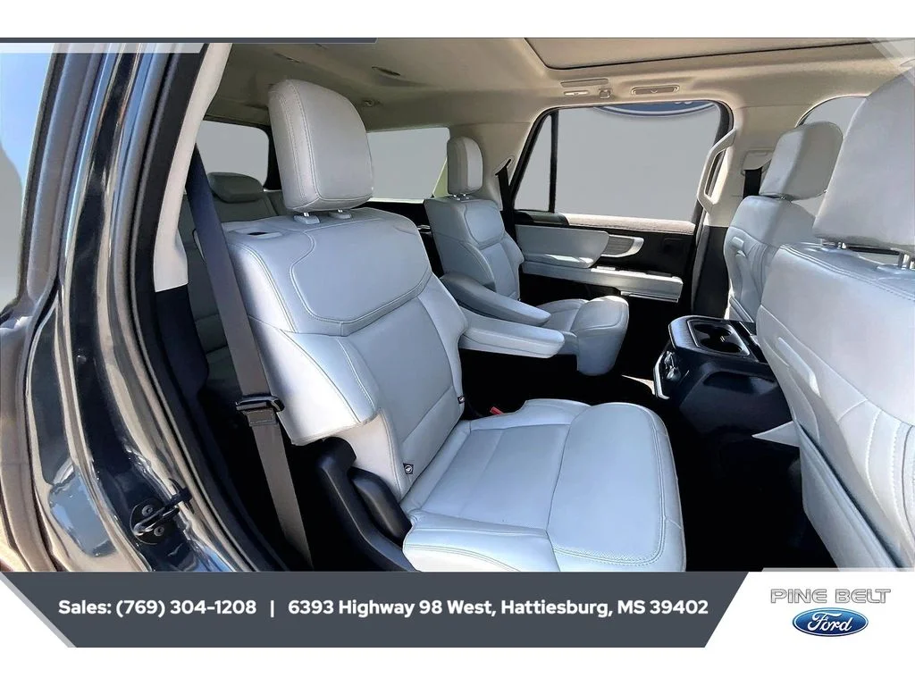 Used 2025 Stone Blue Metallic Ford Platinum image 20