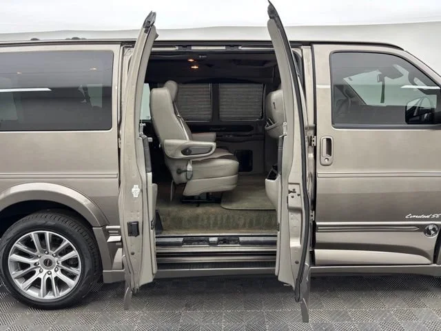 Used 2019 All normally body colored non-sheet metal parts will be flat Black. GMC CARGO image 7