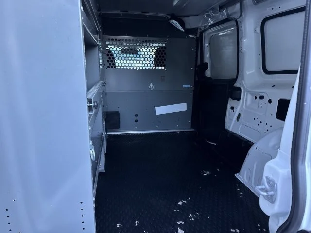 Used 2022 White Ram Base image 16