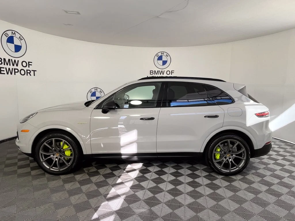 Used 2021 Chalk Porsche Base image 13