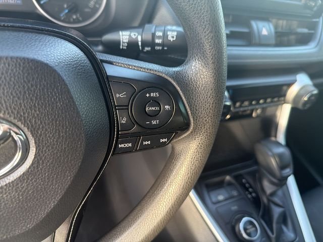 2019 Toyota RAV4 XLE - Photo 18