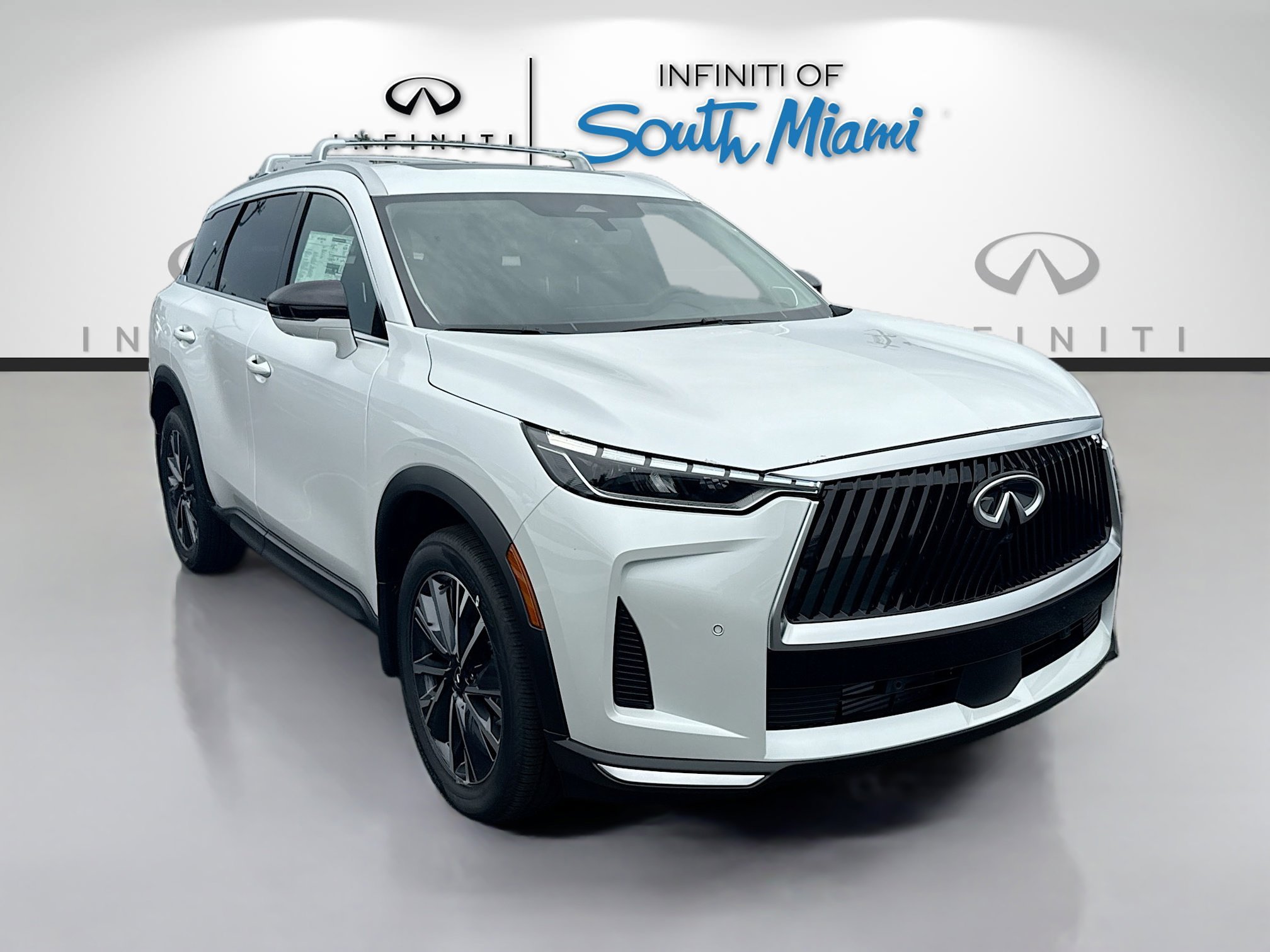 New 2027 RADIANT WHITE INFINITI Luxe FWD image 1