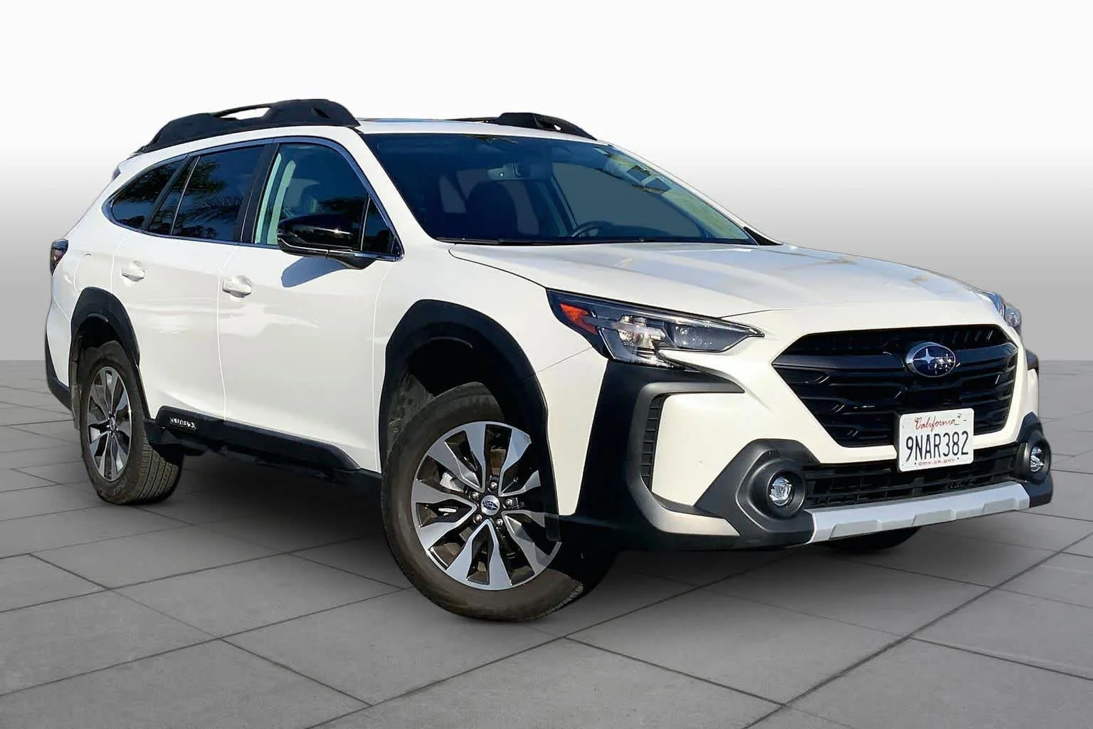Used 2024 Crystal White Pearl Subaru Limited image 2