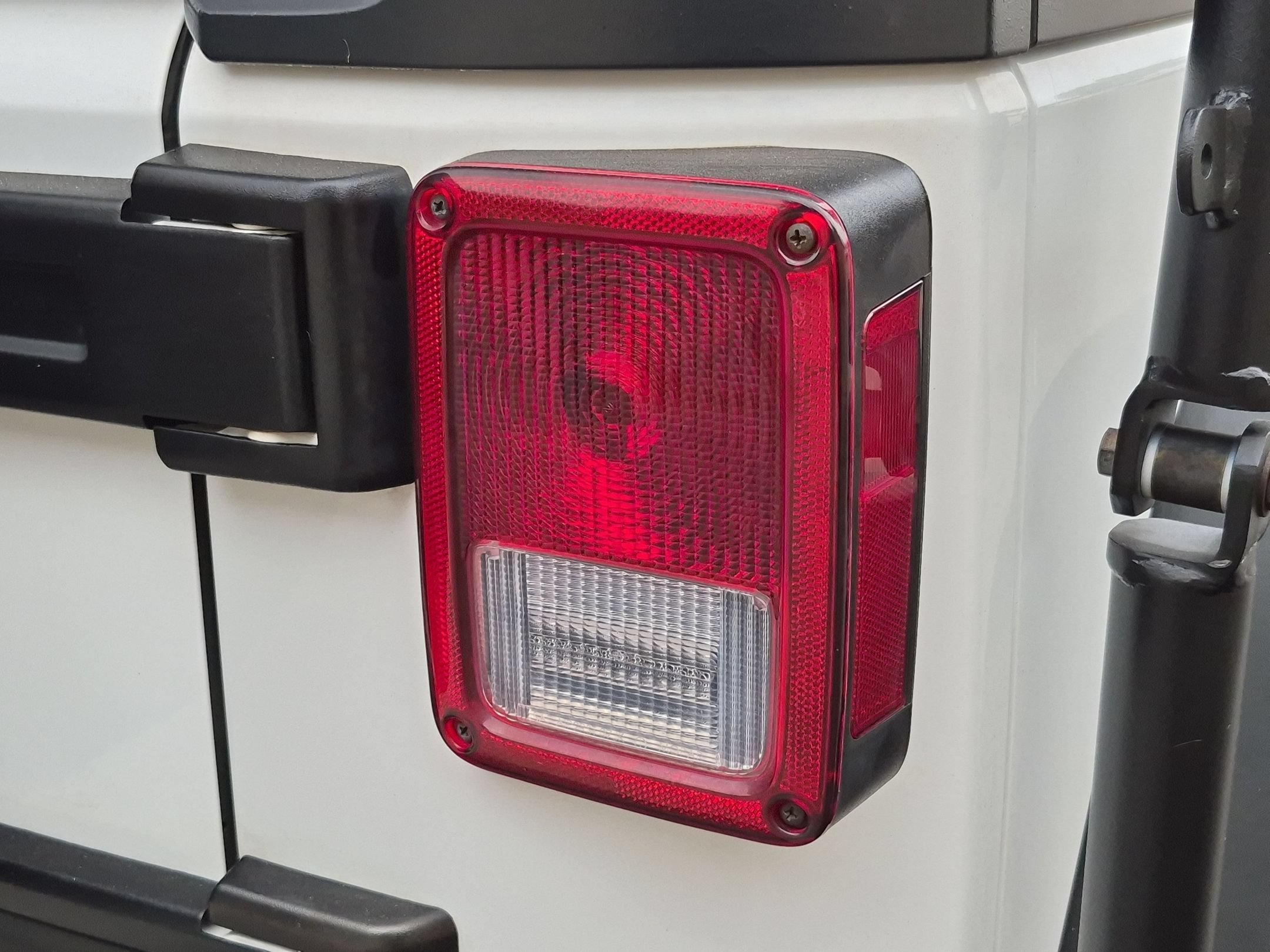 Used 2015 Bright White Clearcoat Jeep Sport image 11