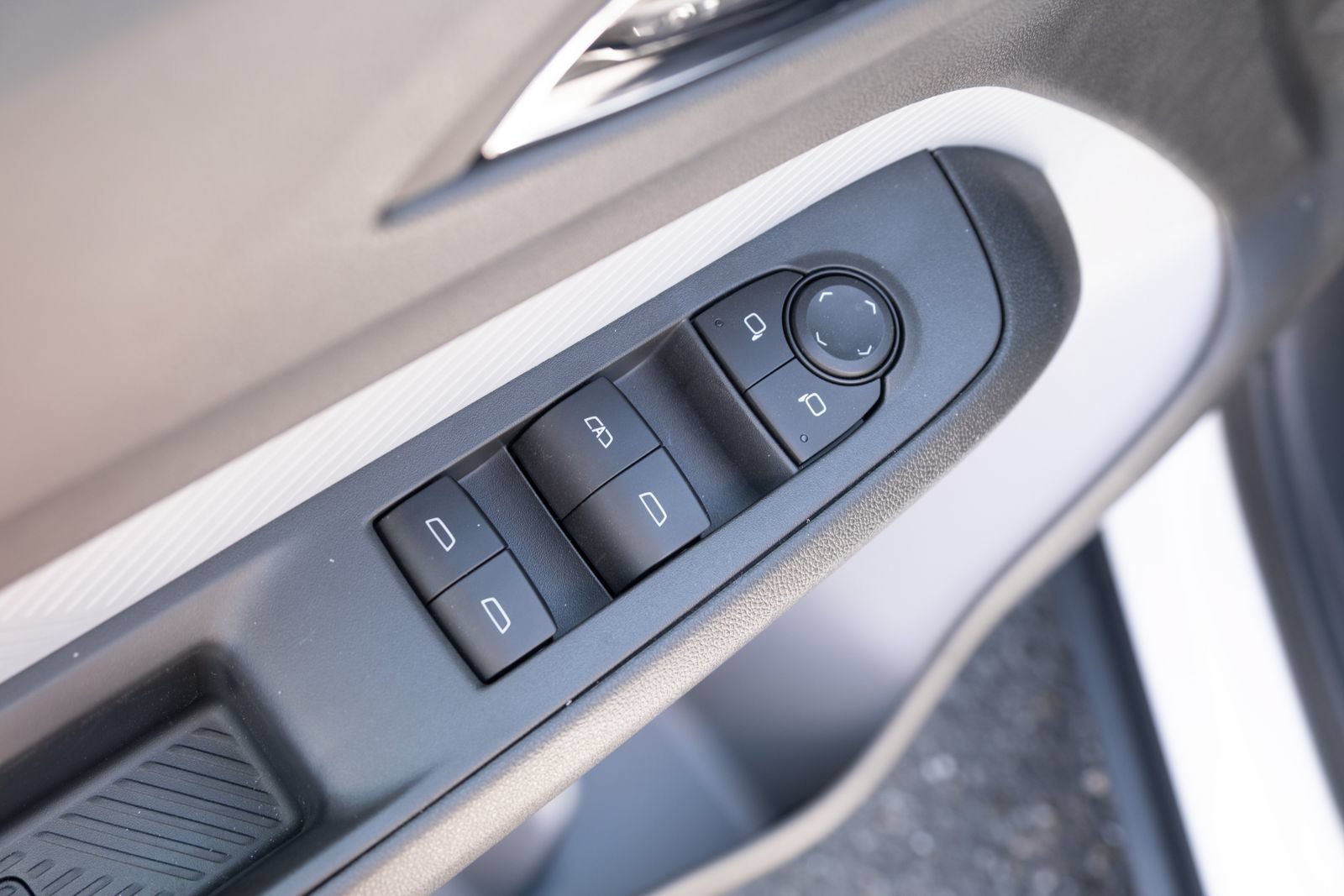 2027 Chevrolet Bolt LT - Photo 13