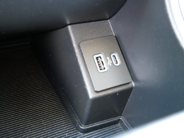 Certified Used 2023 Gray Metallic Ford SE image 21