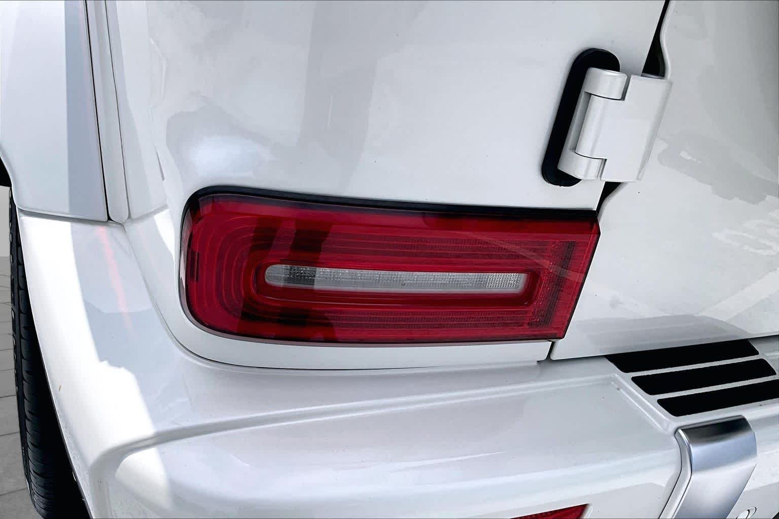Used 2020 designo Diamond White Metallic Mercedes-Benz AMG® G 63 image 29