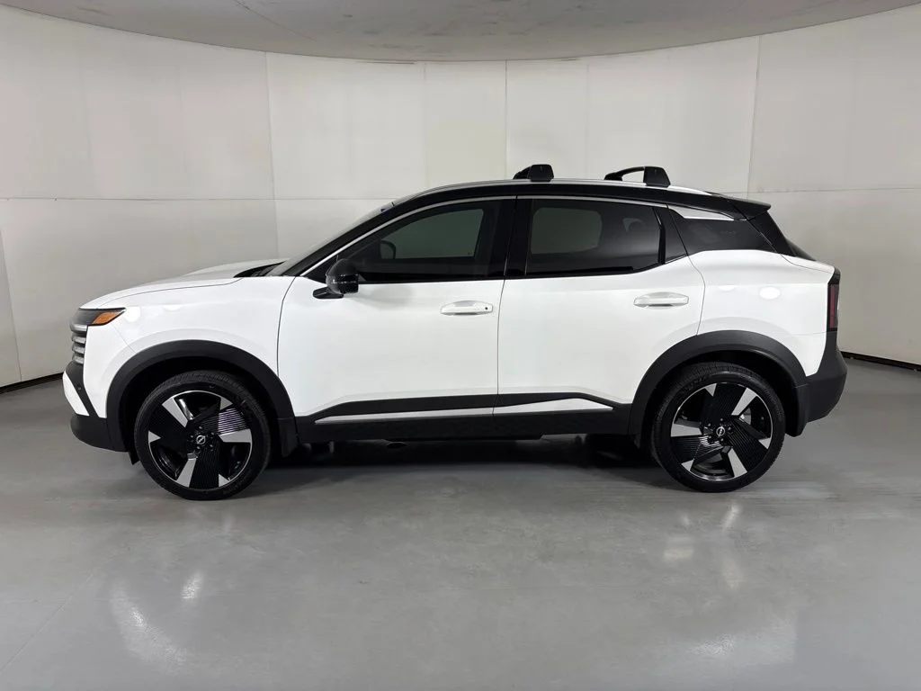 New 2026 Aspen White TriCoat / Super Black Two-tone Nissan SR image 5