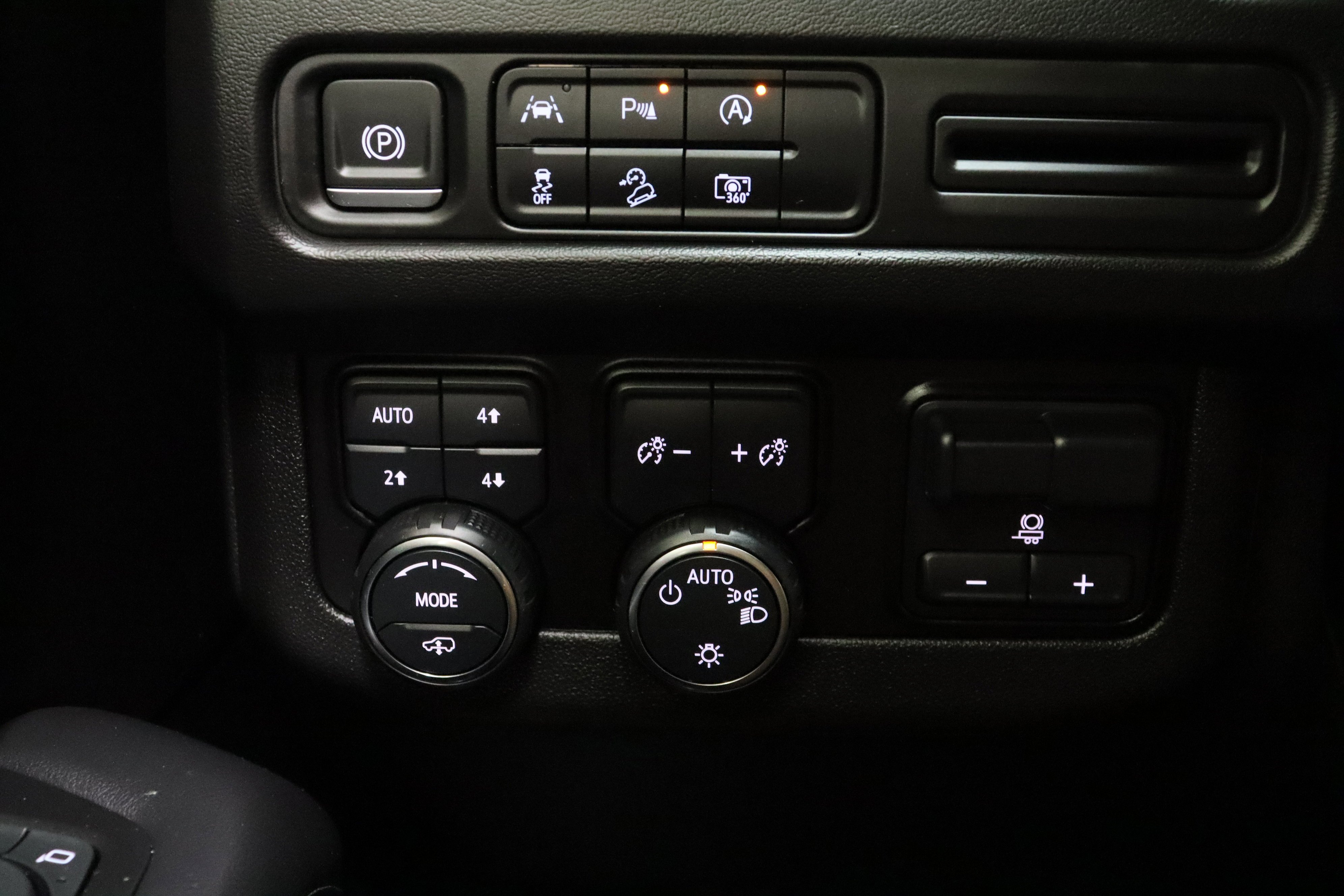 Used 2024 Black Chevrolet Z71 5.3L image 27