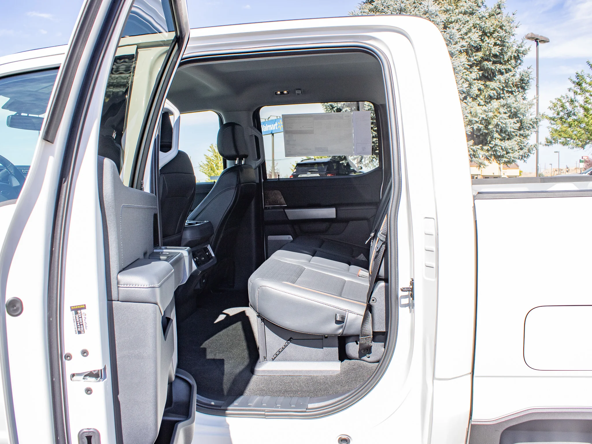 New 2026 Star White Metallic Tri-Coat Ford F-250® Lariat® image 17