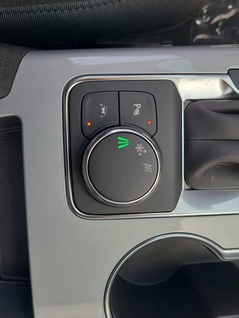 New 2026 Summit White Chevrolet 2LT image 32