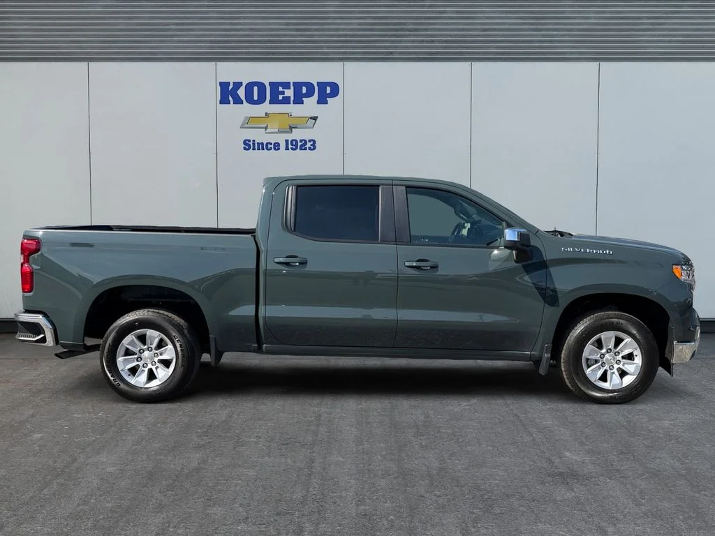 Used 2025 Cypress Gray Chevrolet LT image 6
