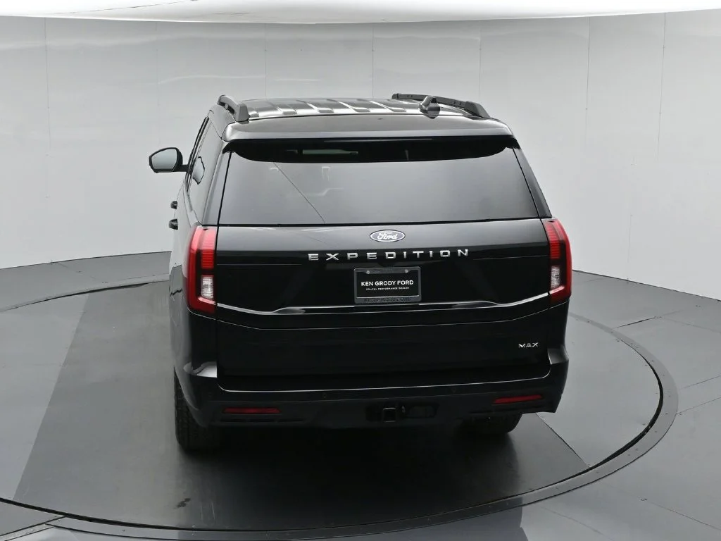 New 2027 Agate Black Metallic Ford Active image 45