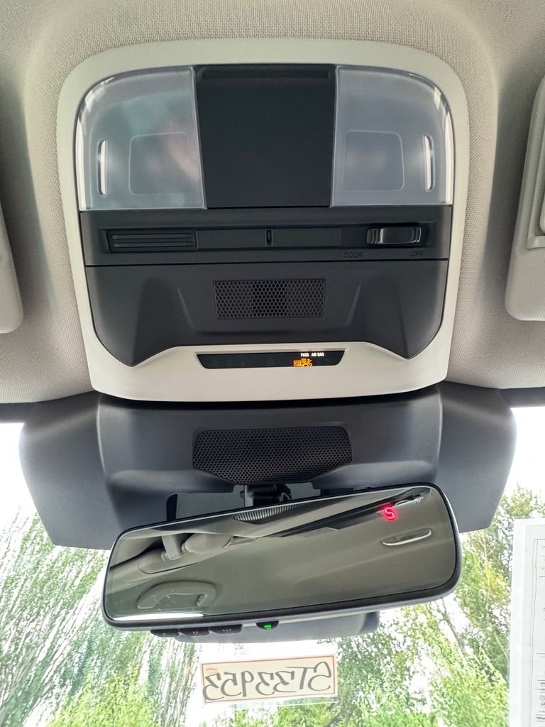 Used 2025 Crystal Black Silica Subaru Base image 21