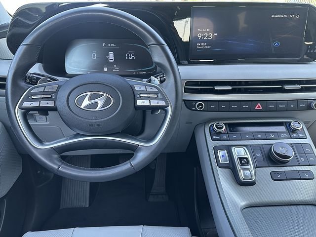 Used 2024 Black Hyundai SEL image 17