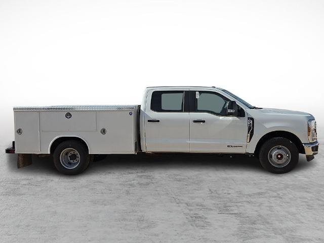 2025 Ford F-350 Super Duty Chassis Cab XL - Photo 37