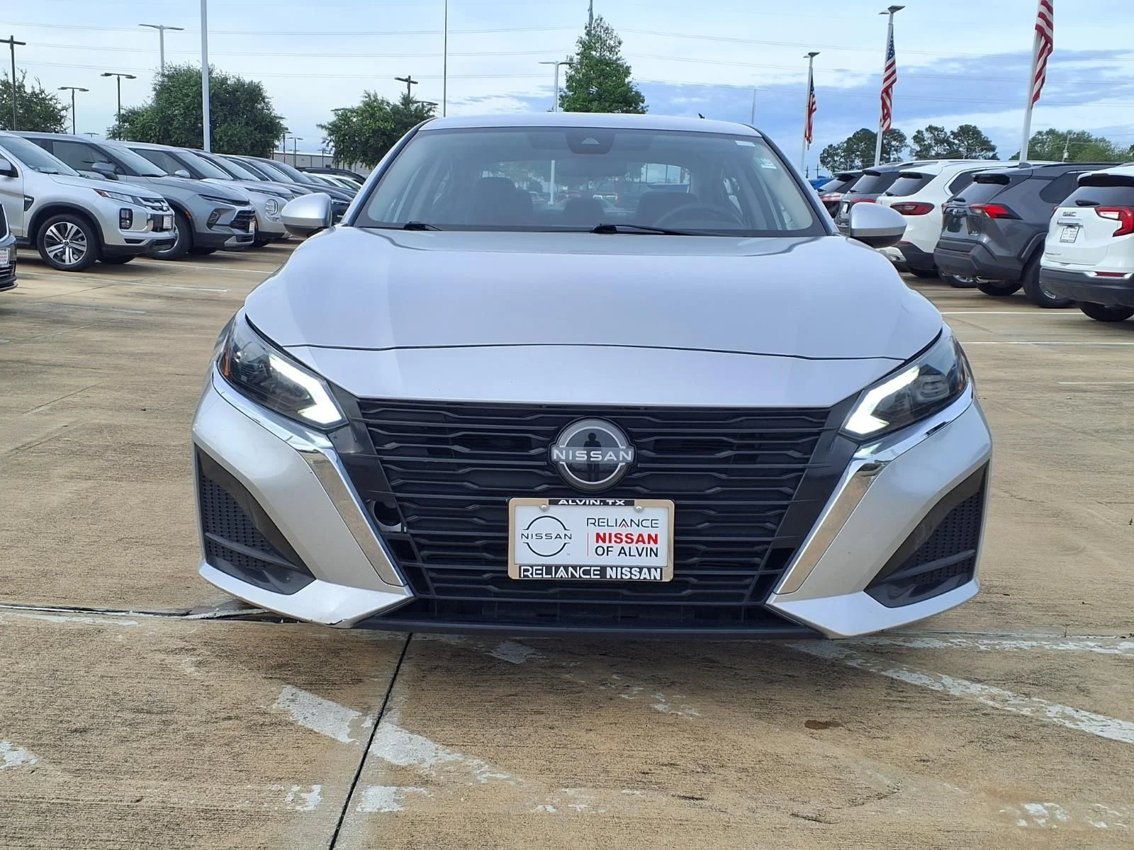 Certified Used 2023 Silver Nissan 2.5 SV image 5