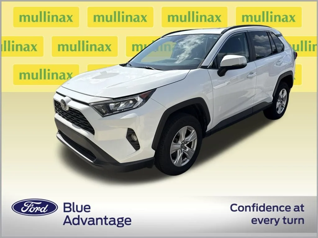 Used 2019 White Toyota XLE image 2