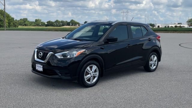 Used 2018 Super Black Nissan S image 4