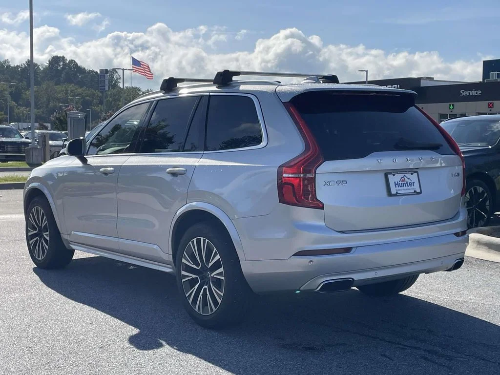 Used 2020 Bright Silver Metallic Volvo Momentum image 26