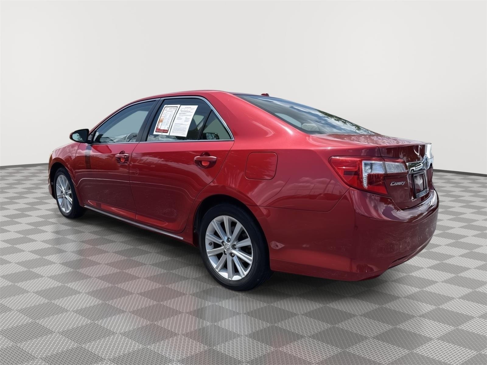 Used 2014 Barcelona Red Metallic Toyota XLE image 10