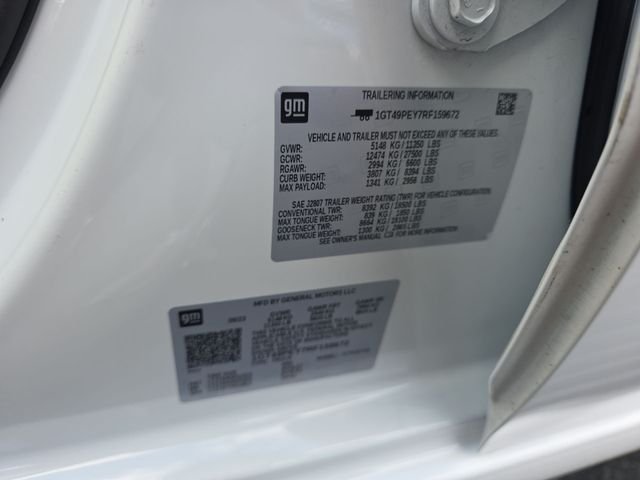 Used 2024 White GMC AT4 image 37