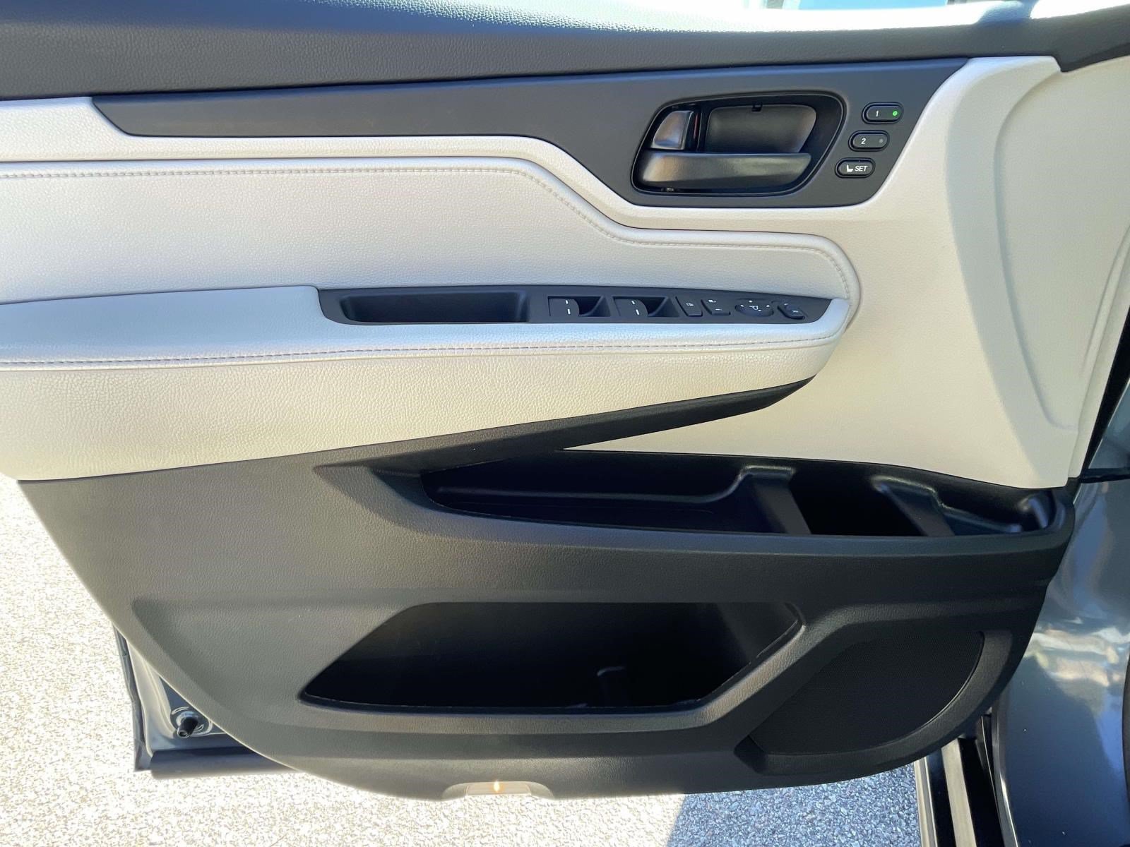 Certified Used 2025 Black Honda EX-L image 18