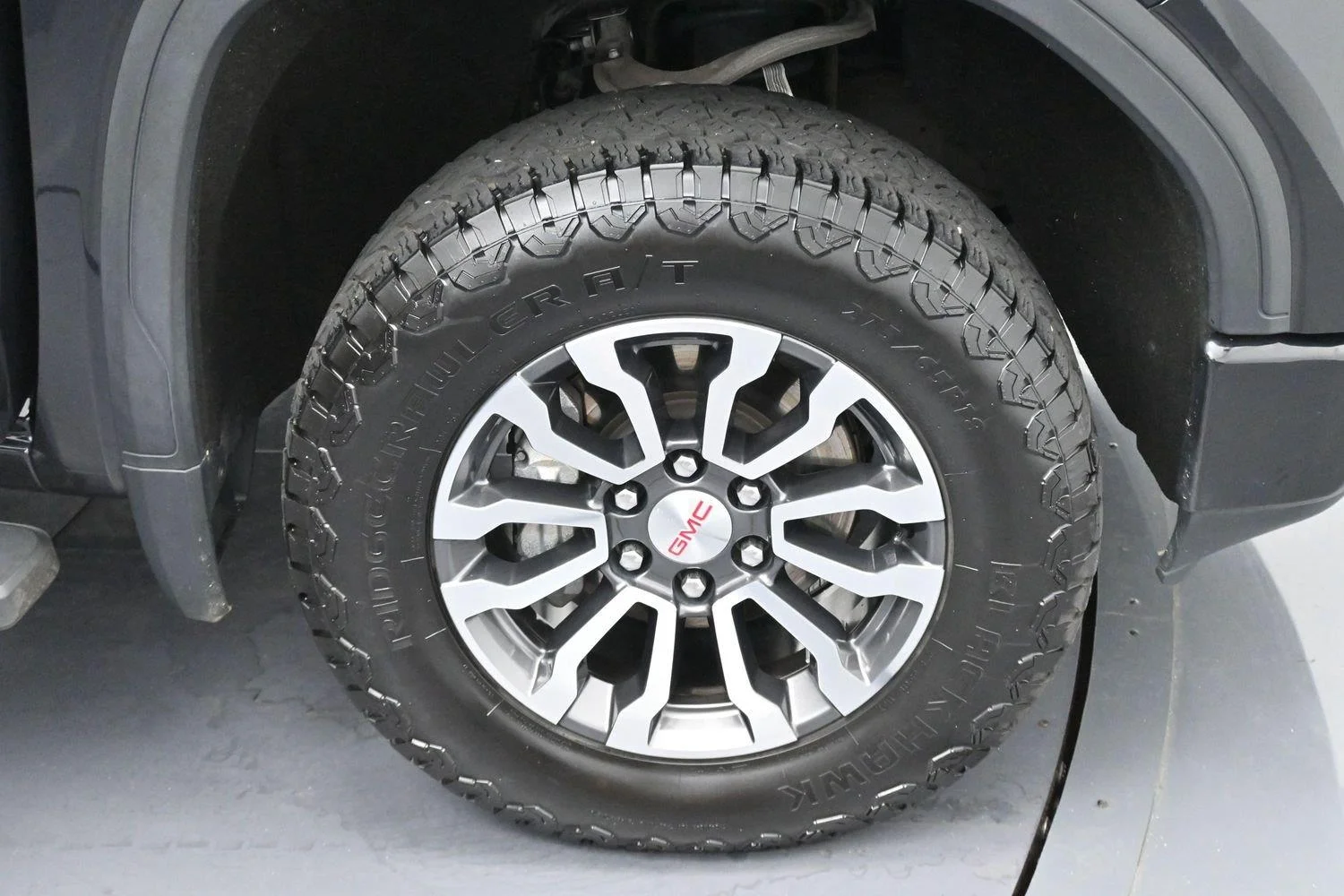 Used 2020 CARBON BLACK METALLIC GMC AT4 image 35