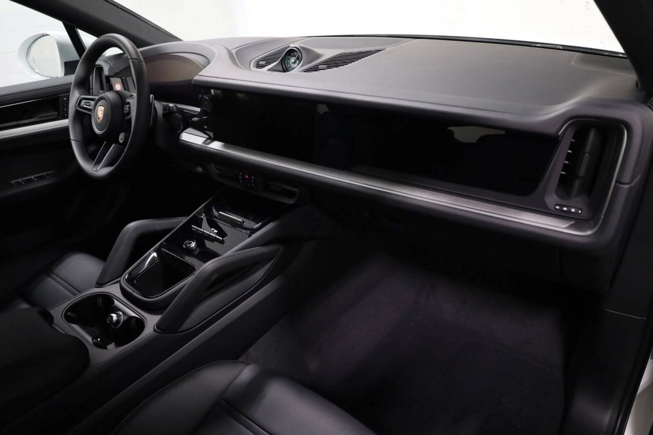 Used 2026 White Porsche Coupe image 6