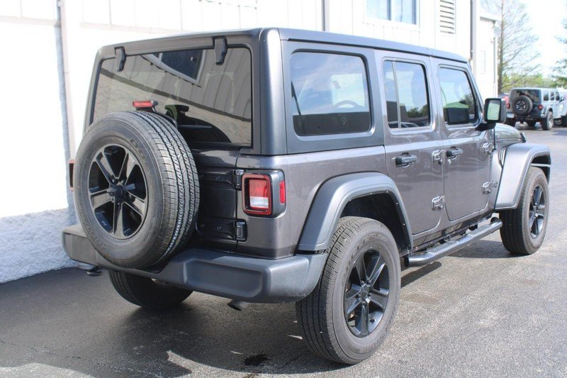 Used 2022 Granite Crystal Metallic Clearcoat Jeep Unlimited Sport Altitude 4x4 image 3