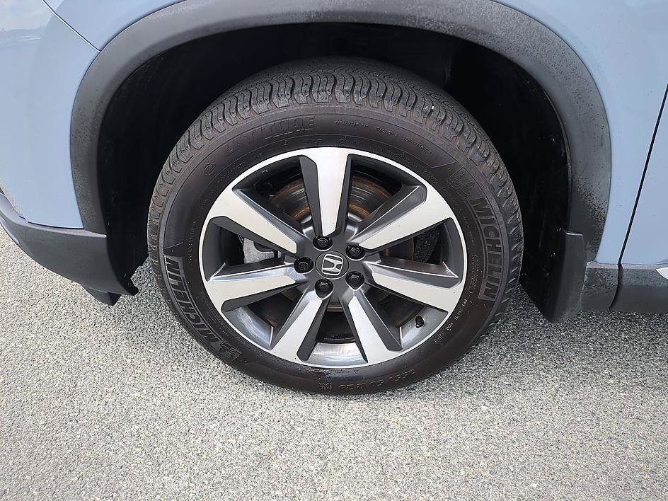 Used 2024 Modern Steel Metallic Honda Touring image 10