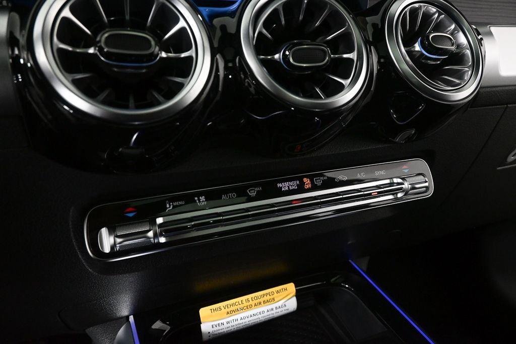 New 2026 Night Black Mercedes-Benz GLB 250 image 15