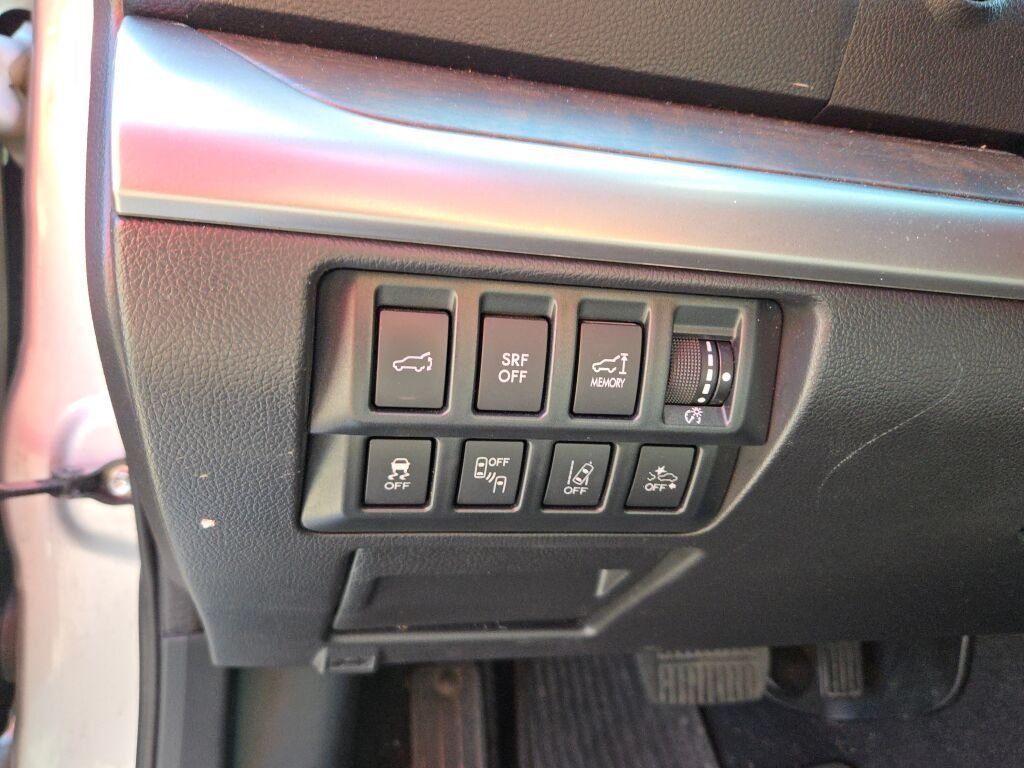 Used 2016 Silver Subaru 2.5i image 24