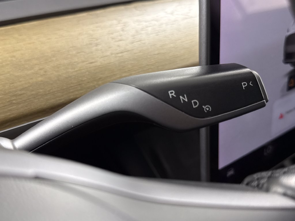 2022 Tesla Model Y Long Range - Photo 17