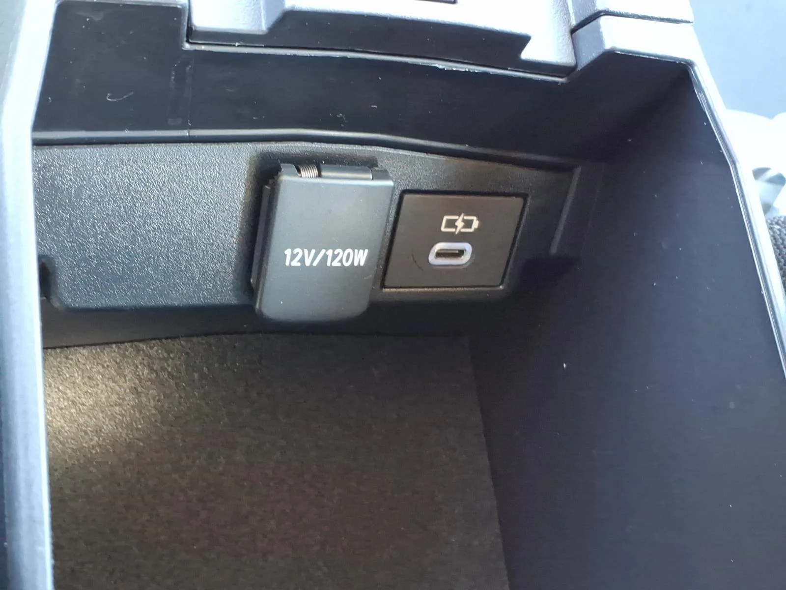 Used 2025 Wind Chill Pearl Toyota LE image 8