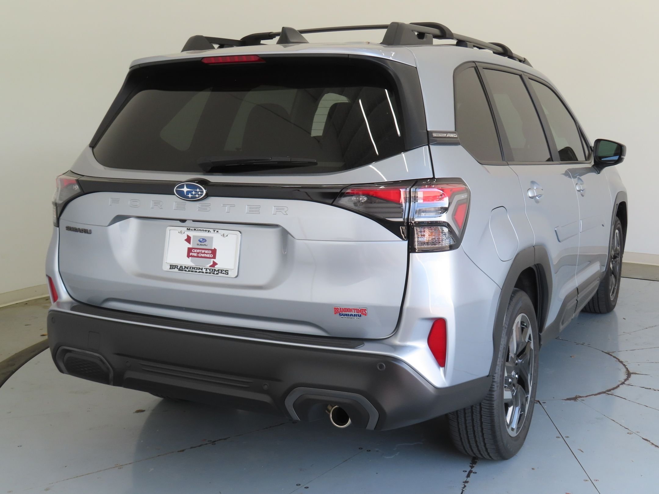 Used 2025 Silver Subaru Limited image 3